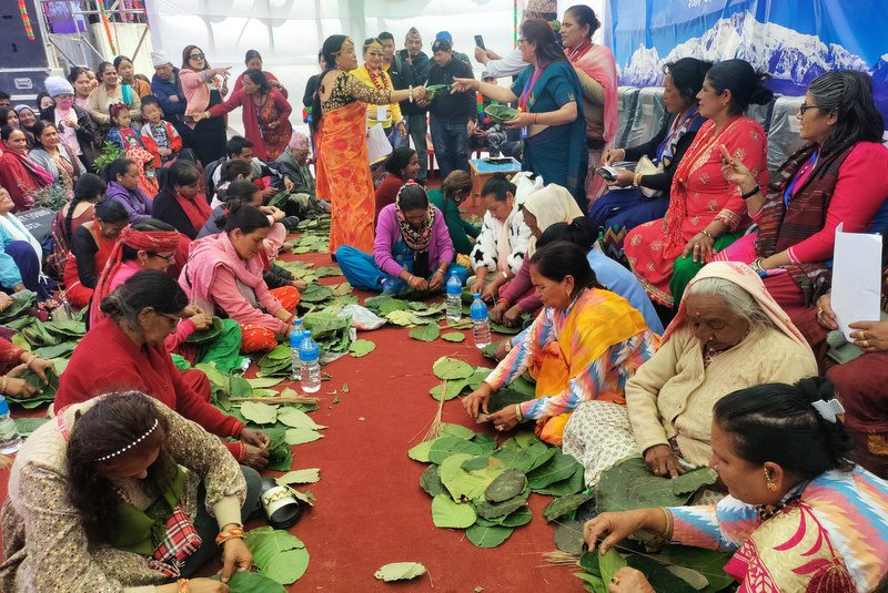 ताप्लेजुङमा टपरी गाँस्ने प्रतियोगिता