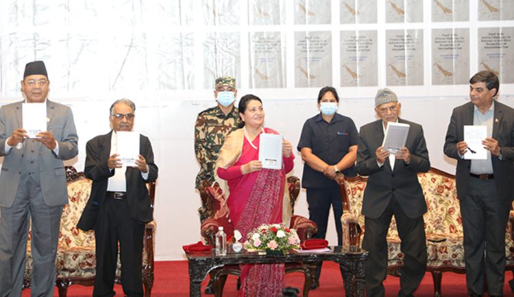 दुई देशबीचको सीमाको सबैले सम्मान गर्नुपर्छ : पूर्वराष्ट्रपति भण्डारी