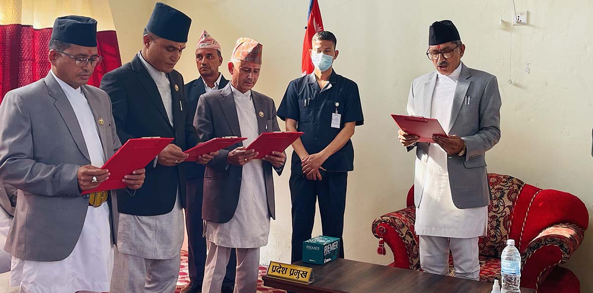 सुदूरपश्चिम प्रदेश सरकार विस्तार, तीन मन्त्री र एक राज्यमन्त्रीले लिए सपथ 