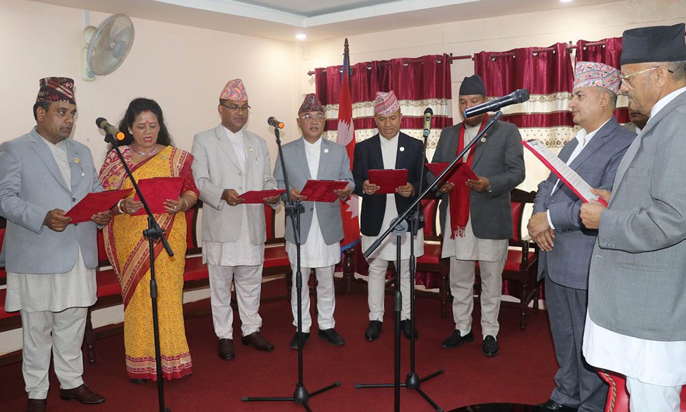 बागमतीका नवनियुक्त ६ जना मन्त्रीले लिए सपथ