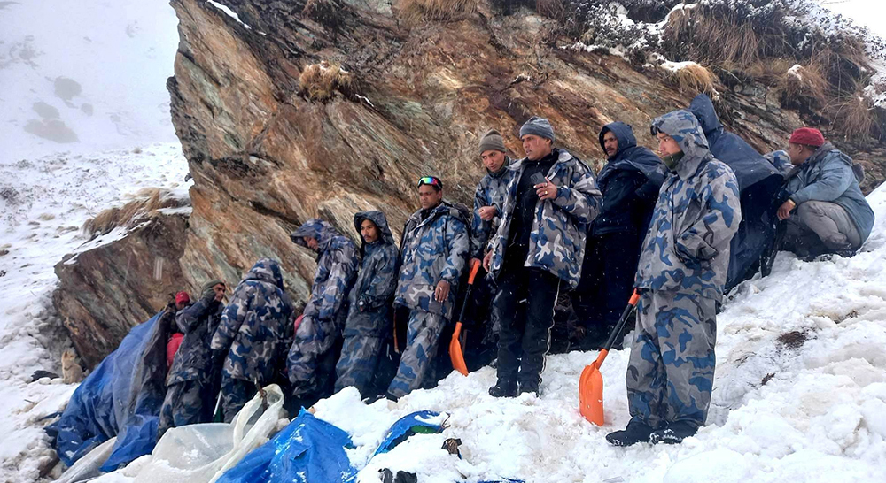 दार्चुला हिमपहिरो अपडेट : बेपत्ताको पहिचान खुल्यो, लगातारको हिमपातले उद्धारमा कठिनाई