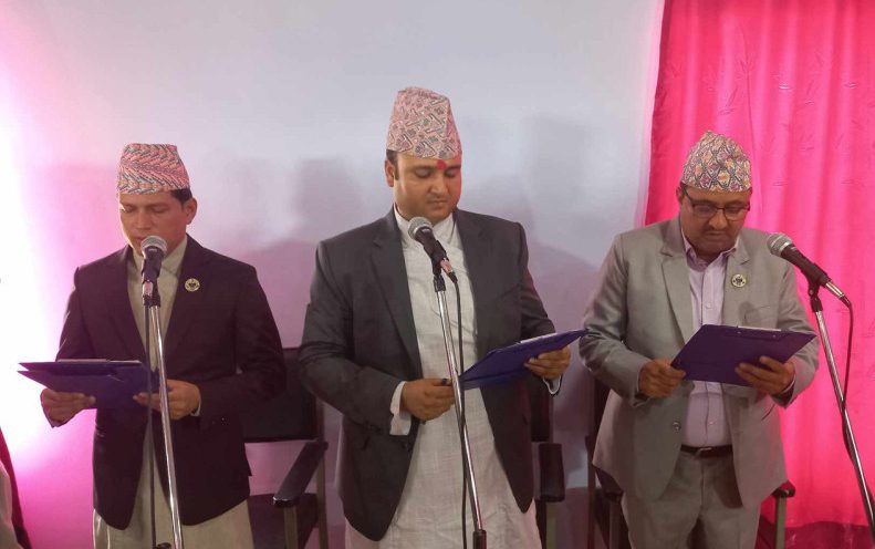 कोशी प्रदेशमा ३ नवनियुक्त मन्त्रीले लिए शपथ