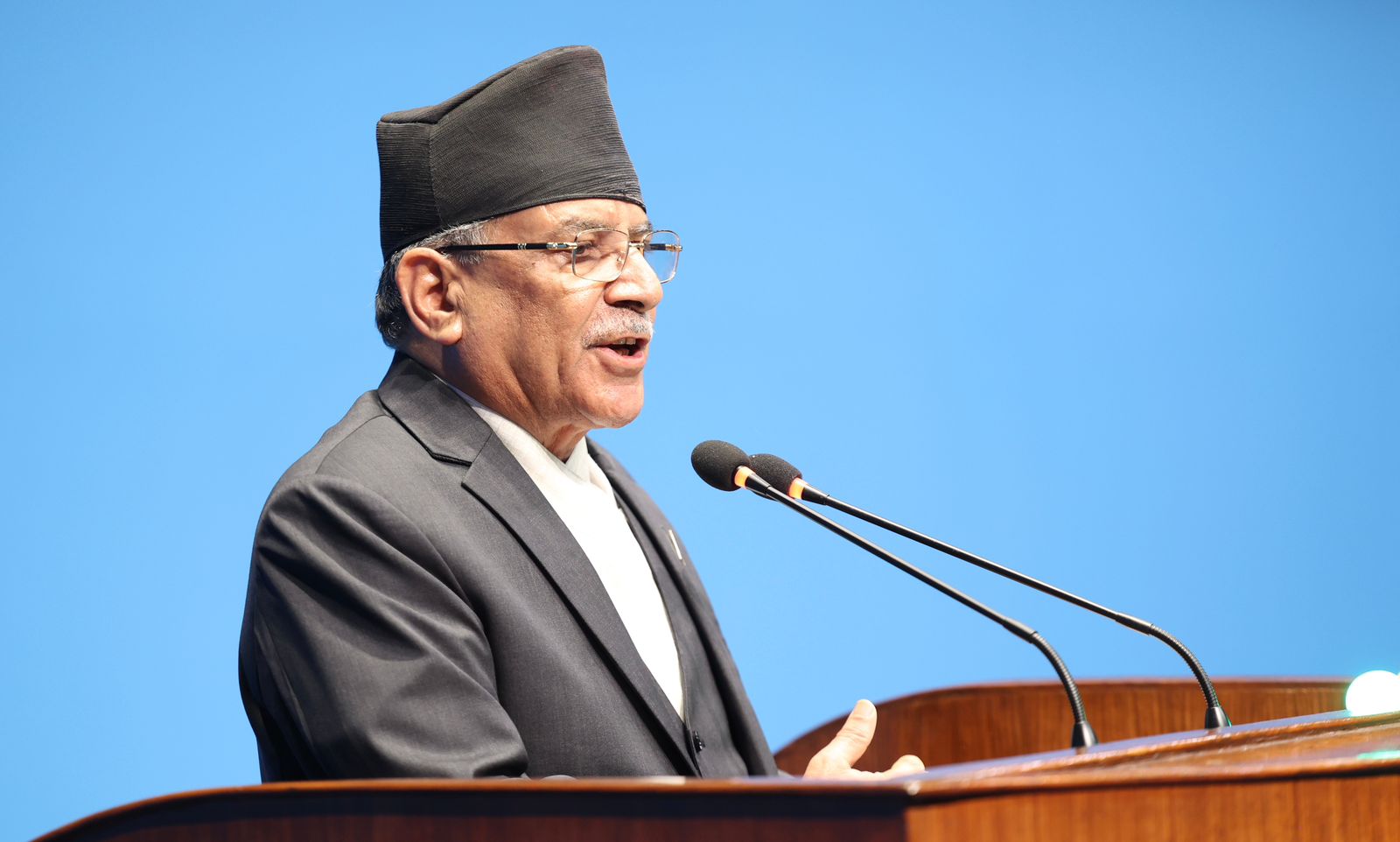 बढी भावनात्मक भएर बोल्दा बेला बेलामा समस्यामा पर्ने गरेको प्रधानमन्त्रीको प्रष्टोक्ति