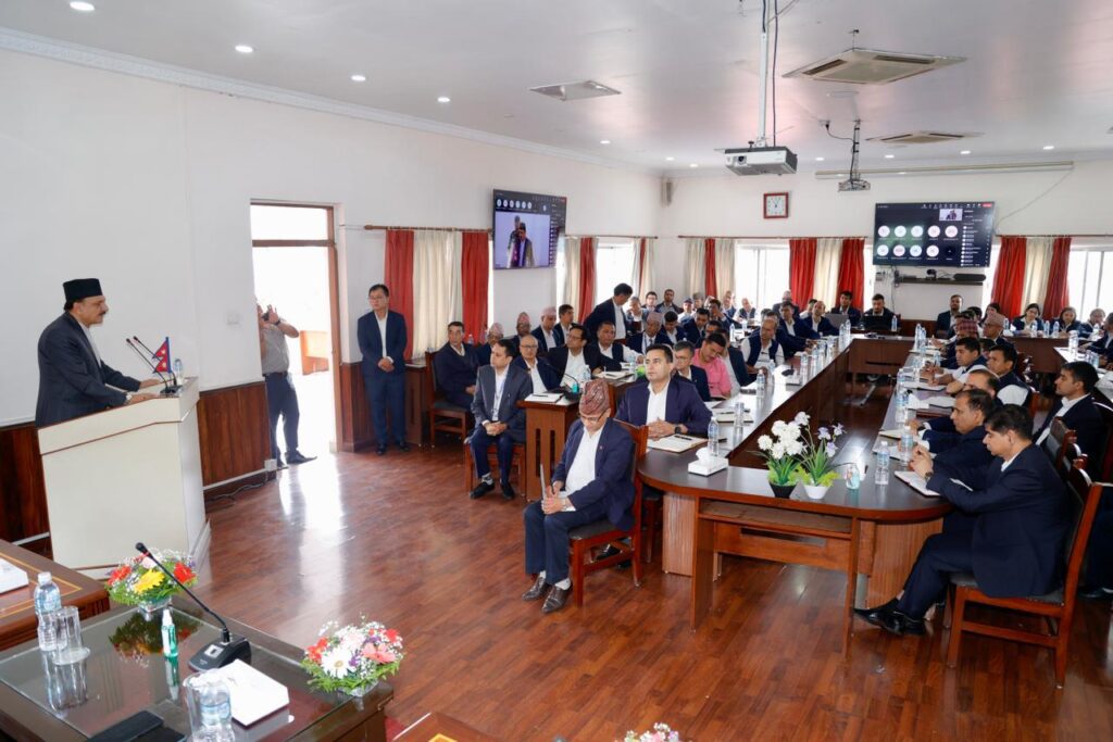 राजश्व उठाउने काममा जिम्मेवार र कर्तव्यनिष्ट भएर लाग्न अर्थमन्त्रीको निर्देशन