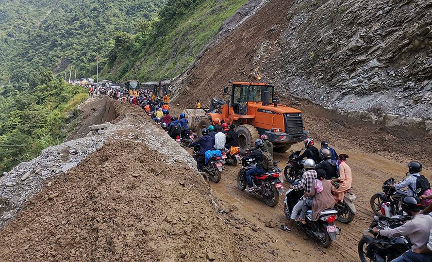 नारायणगढ–मुग्लिन सडक दुईतर्फी सञ्चालन
