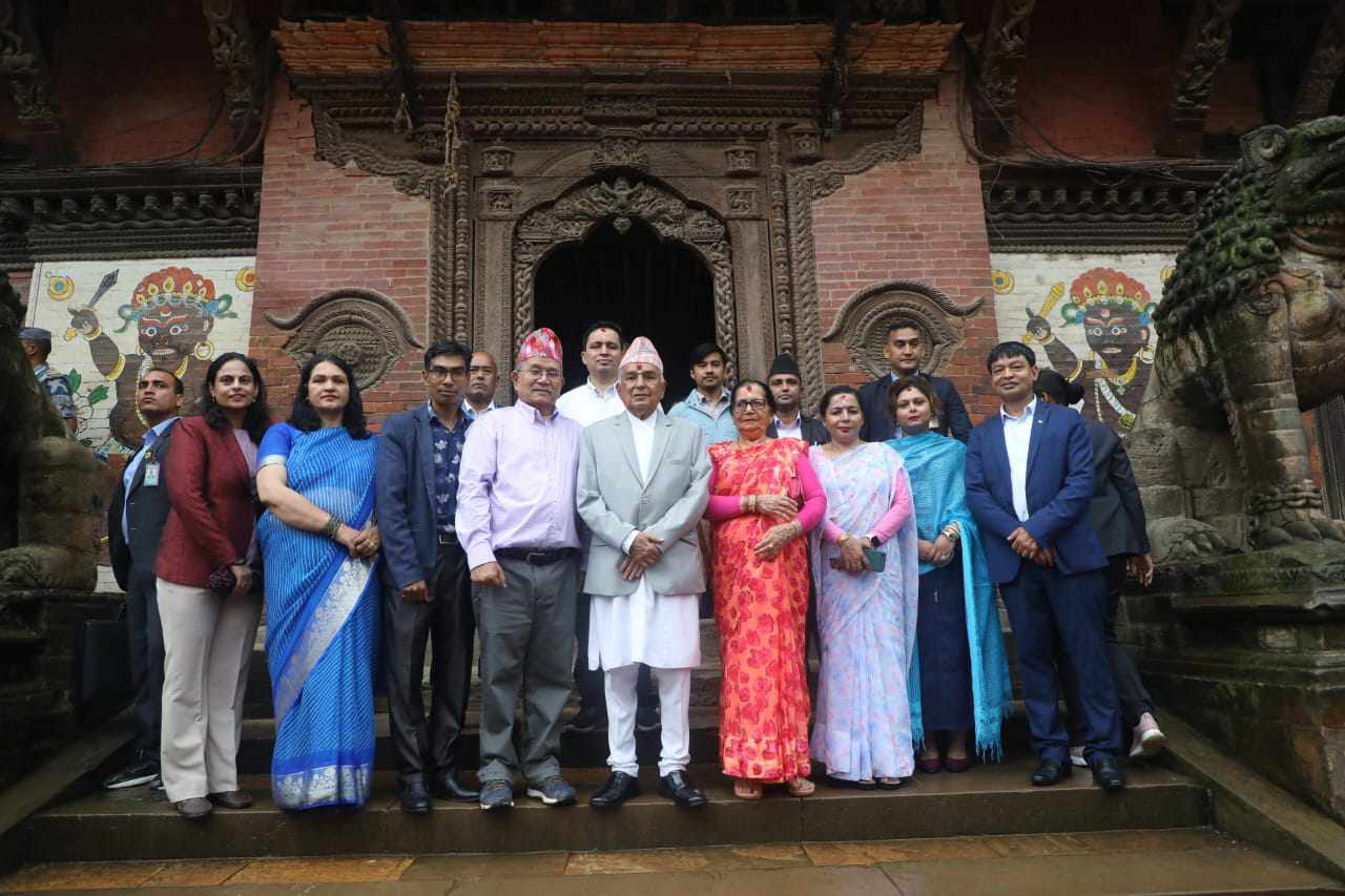 कृष्ण मन्दिर पूजा गर्न पाटन पुगे राष्ट्रपति पौडेल