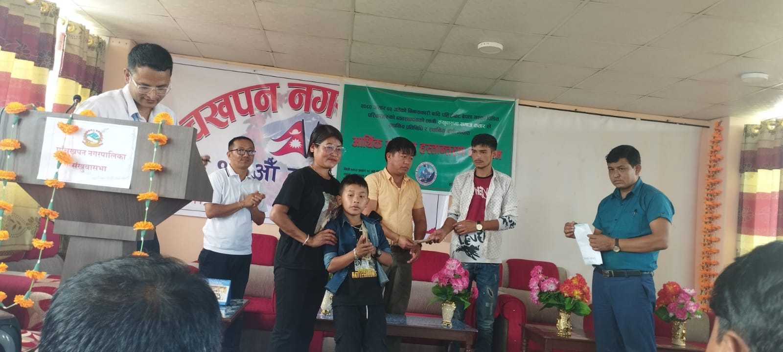 संखुवासभा समाज कतारको बाढीपीडित ५ परिवारलाई आर्थिक सहयोग