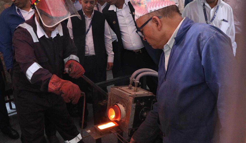 एक क्विन्टल भनिएको सुनलाई गालेर जोख्दा वास्तविक तौल ६० केजी ७१६ ग्राम मात्रै मापन