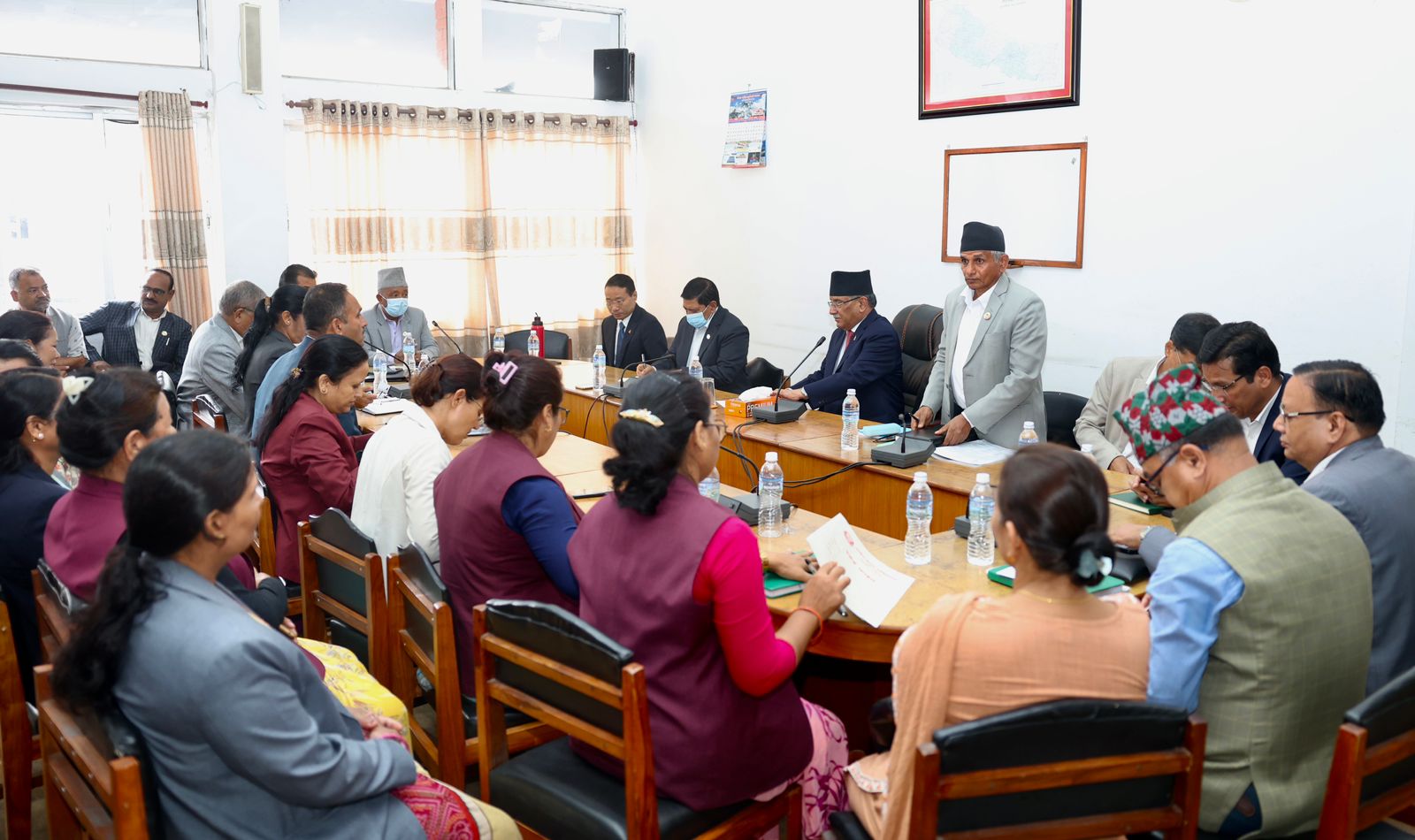 संसदको अवरोध हटाउन सत्ता र प्रमुख प्रतिपक्षीसहितका दलसँग छलफल गर्ने माओवादीको निर्णय