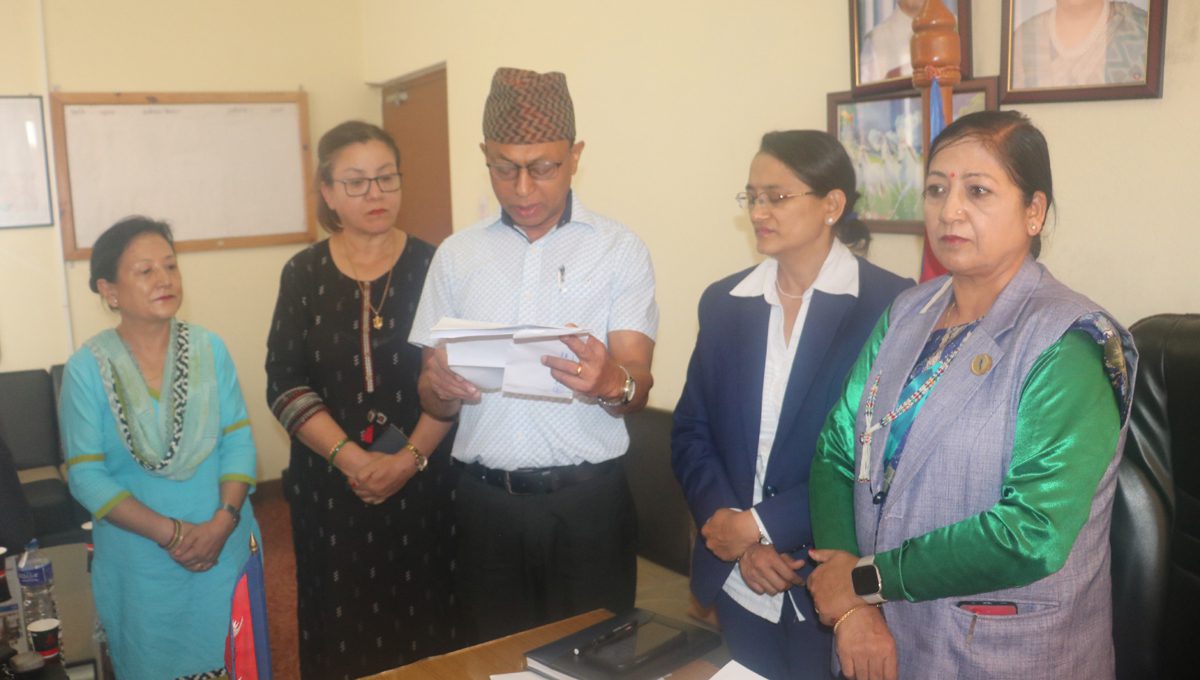 महिला घरेलु कामदार जान लगाएको प्रतिबन्ध फुकुवा गर्न राष्ट्रिय महिला आयोगको ध्यानाकार्षण