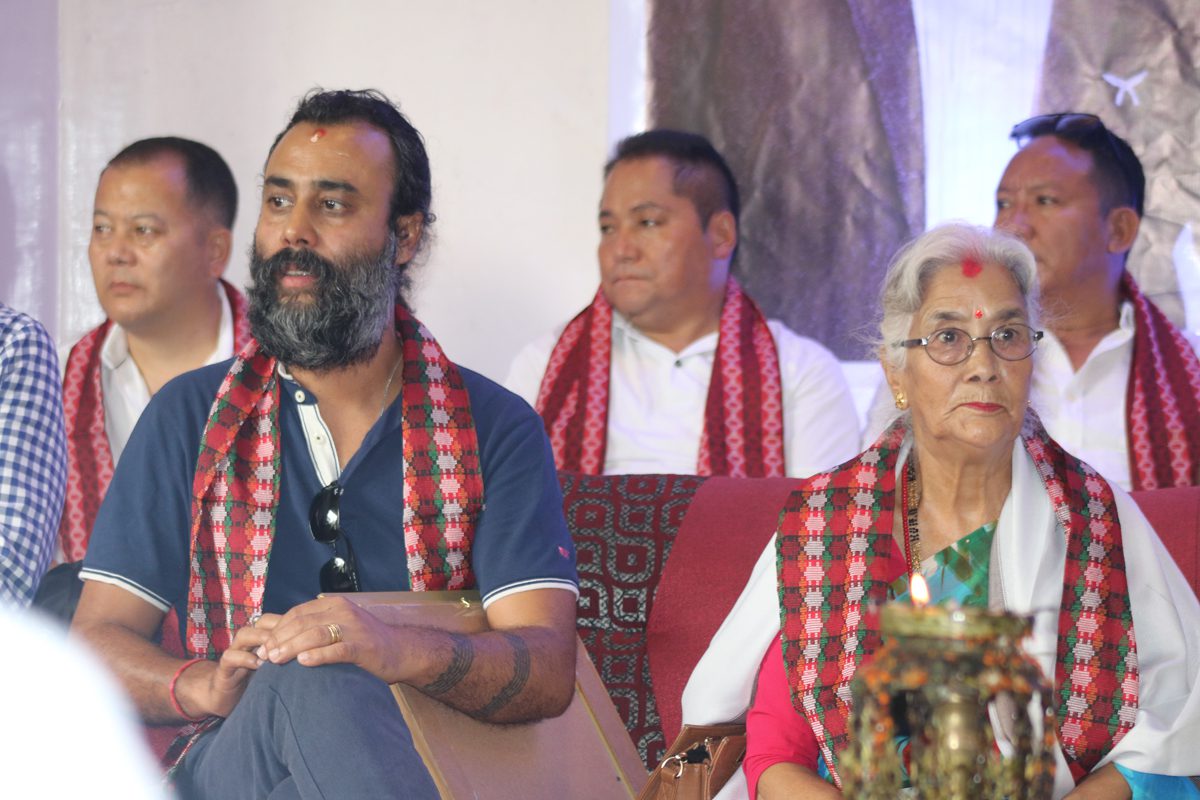 खेमराज गुरुङ स्रष्टा सम्मानद्धारा भजन शिरोमणी भक्तराज आचार्य सम्मानित