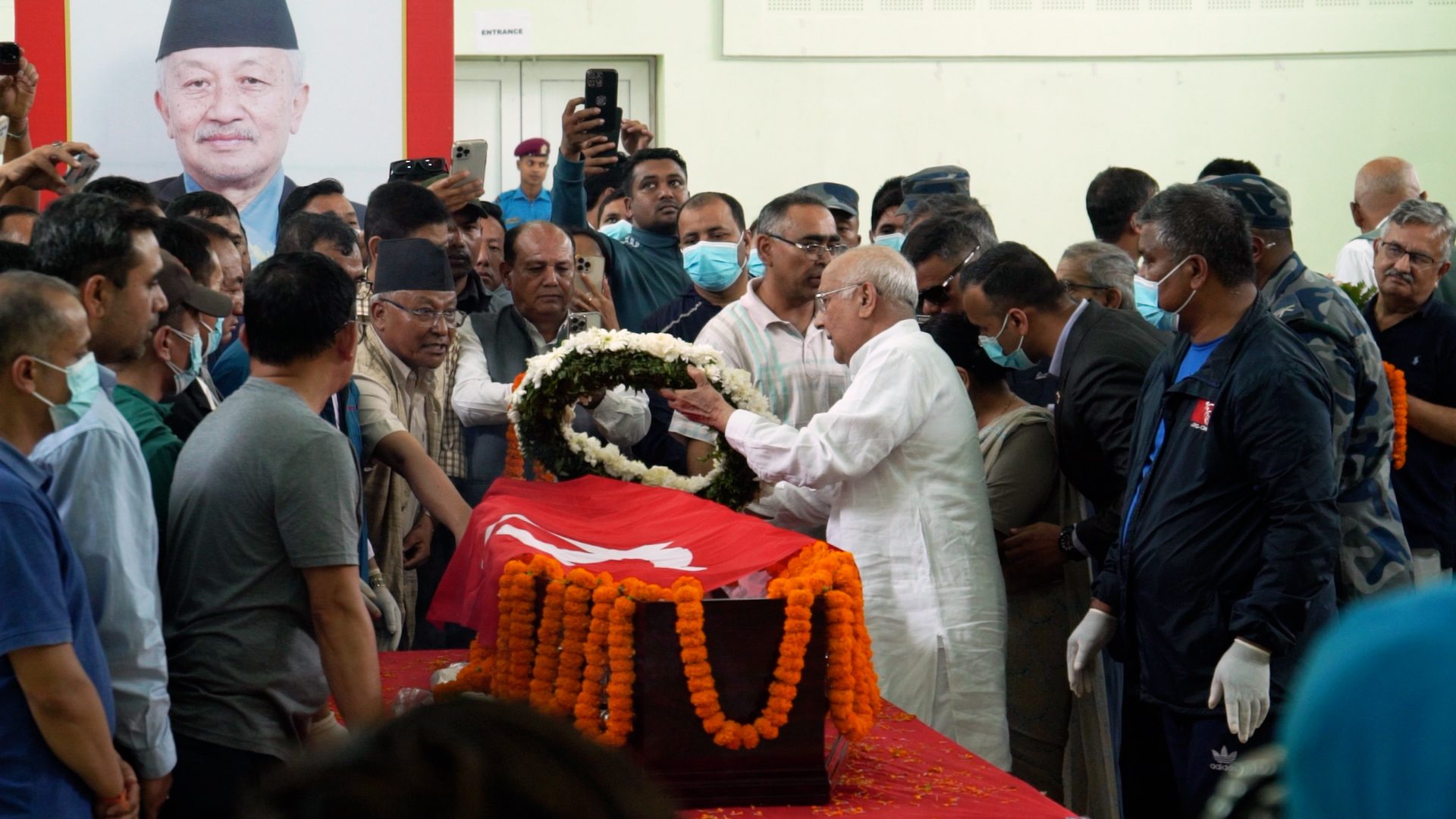 नेम्वाङको पार्थिव शरीर पार्टी कार्यालय च्यासलमा, प्रधानमन्त्रीसहित शीर्ष नेताहरुले दिए श्रद्धाञ्जली