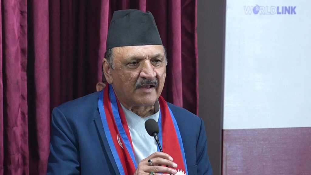 सरकार र निजी क्षेत्र मिलेर अर्थतन्त्र चलायमान बनाउन जरुरी छ : अर्थमन्त्री महत