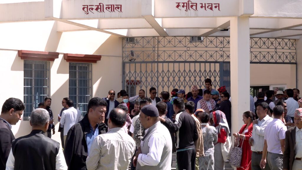 एमाले बागमतीमा जुटेन सहमति, नेतृत्वका लागि आज मतदान हुँदै