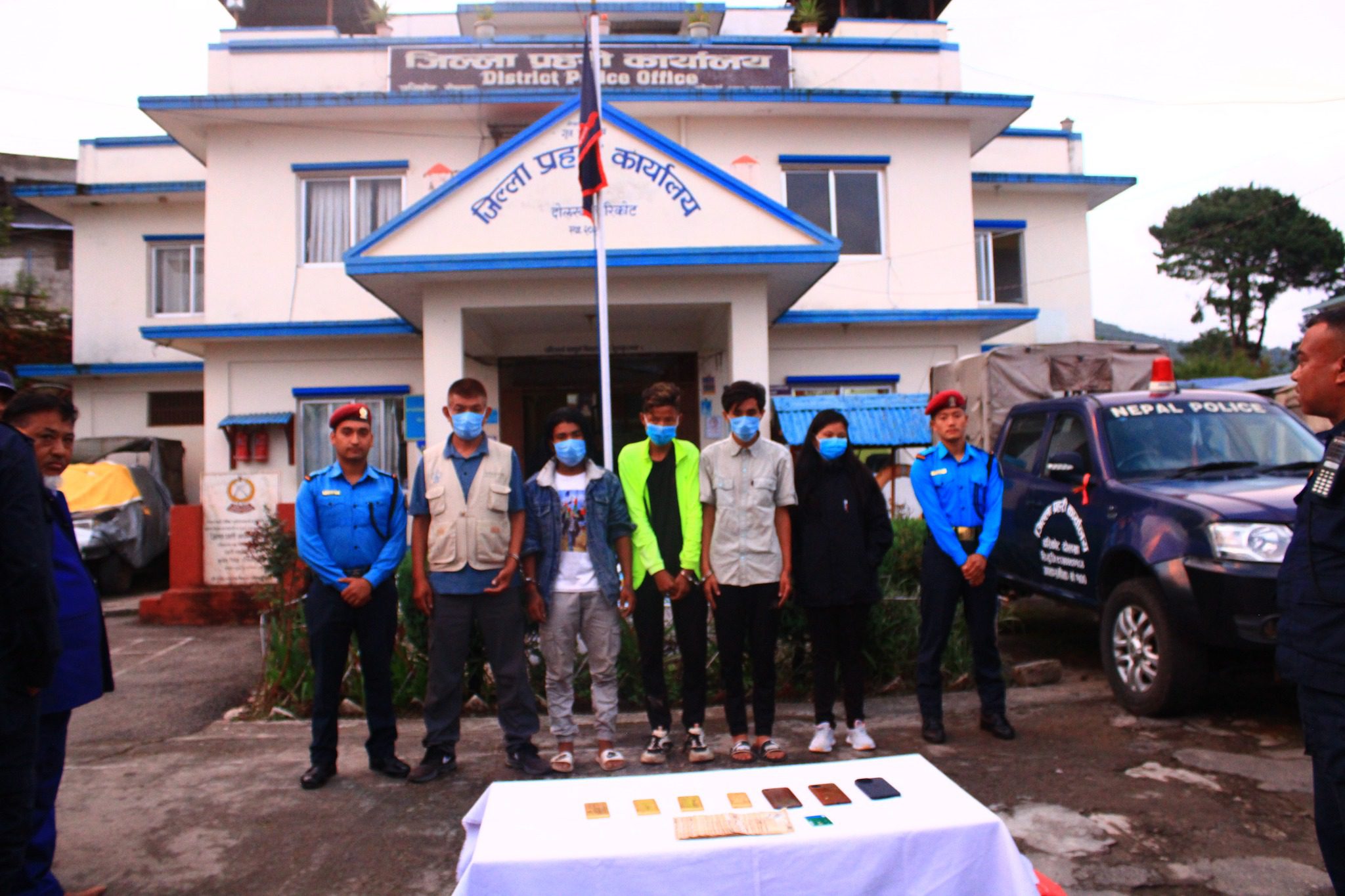 दोलखाको लामाबगरबाट आइतबार थप चार किलो सुन बरामद