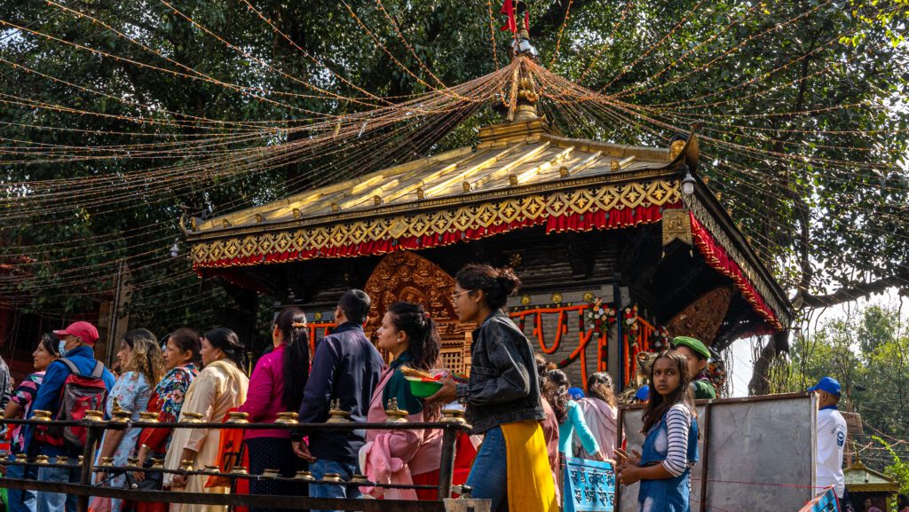 बडादसैँको दोस्रो दिन ब्रह्मचारिणी भगवतीको पूजाआराधना गरिँदै, शक्तिपीठमा भक्तजनको घुँइचो
