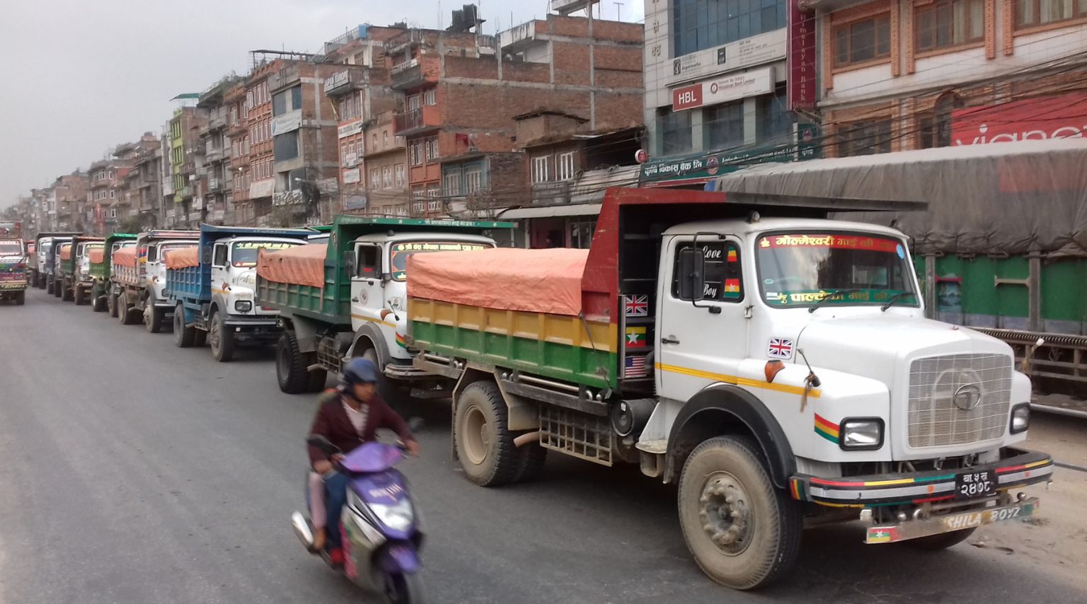 काभ्रेपलाञ्चोकमा आजदेखि टिपर सञ्चालनमा रोक