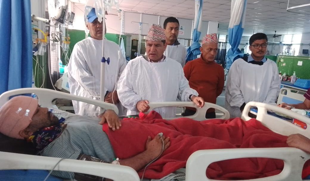 भूकम्पका घाइतेहरुलाई उपयुक्त अस्पतालमा रिफर गर्न मन्त्री ज्वालाको निर्देशन