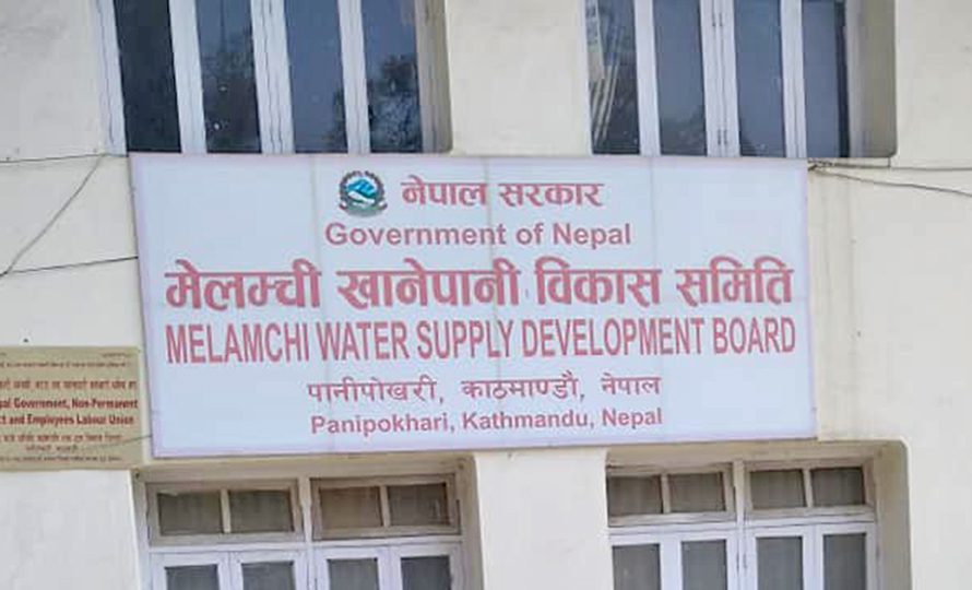मेलम्ची विकास समितिले भन्यो– ‘दुई सिफ्टमा काम गराएर २८ दिनमा पानी ल्याउँछौँ’