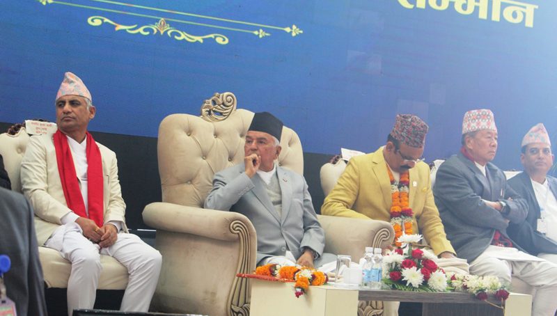 राष्ट्रपतिलाई मुख्यमन्त्रीको आग्रह : प्रदेशलाई काम गर्न दिन संविधान कार्यान्वयन होस्