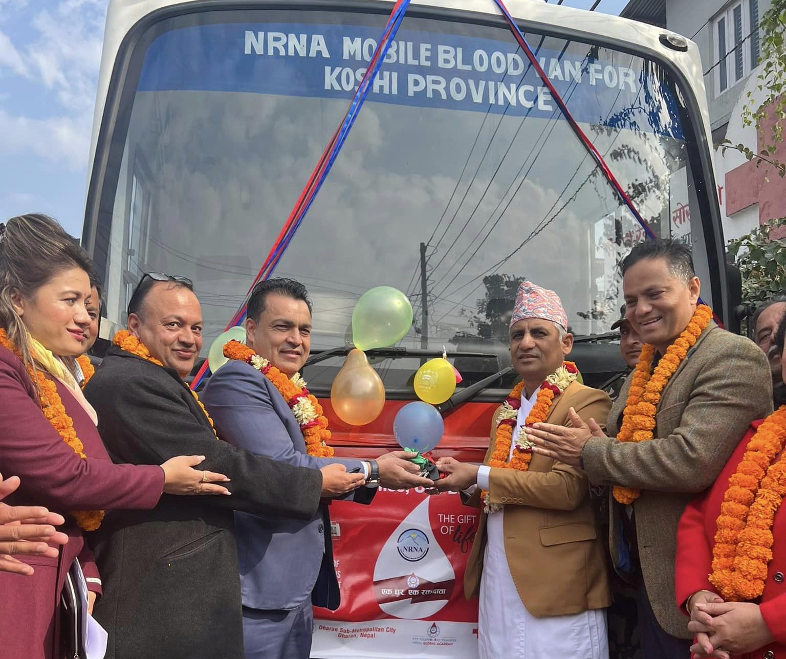 गैरआवासीय नेपाली संघद्धारा ७० लाख बराबरको ब्लड मोबाइल बस हस्तान्तरण