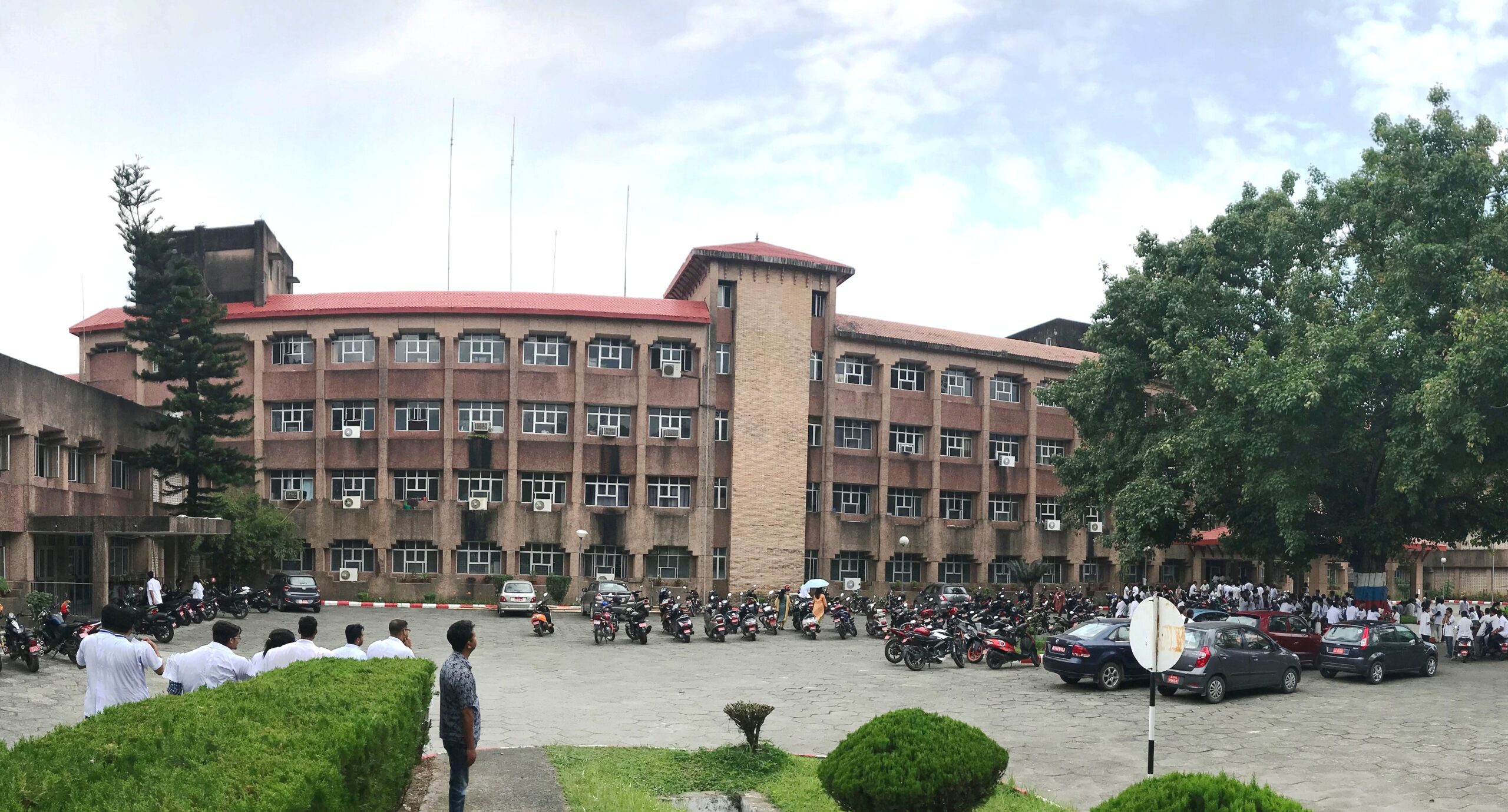 प्रधानमन्त्रीको निर्देशनपछि बीपी कोइराला स्वास्थ्य विज्ञान प्रतिष्ठानमा बैठक बस्दै