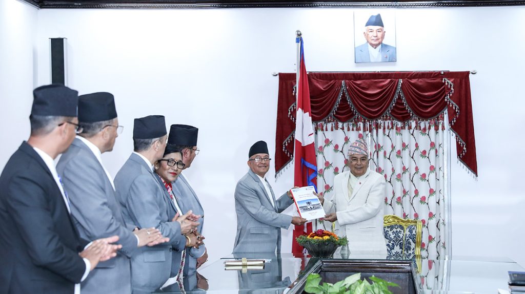 आयोगले राष्ट्रपतिसमक्ष बुझायो राष्ट्रियसभा निर्वाचन प्रतिवेदन