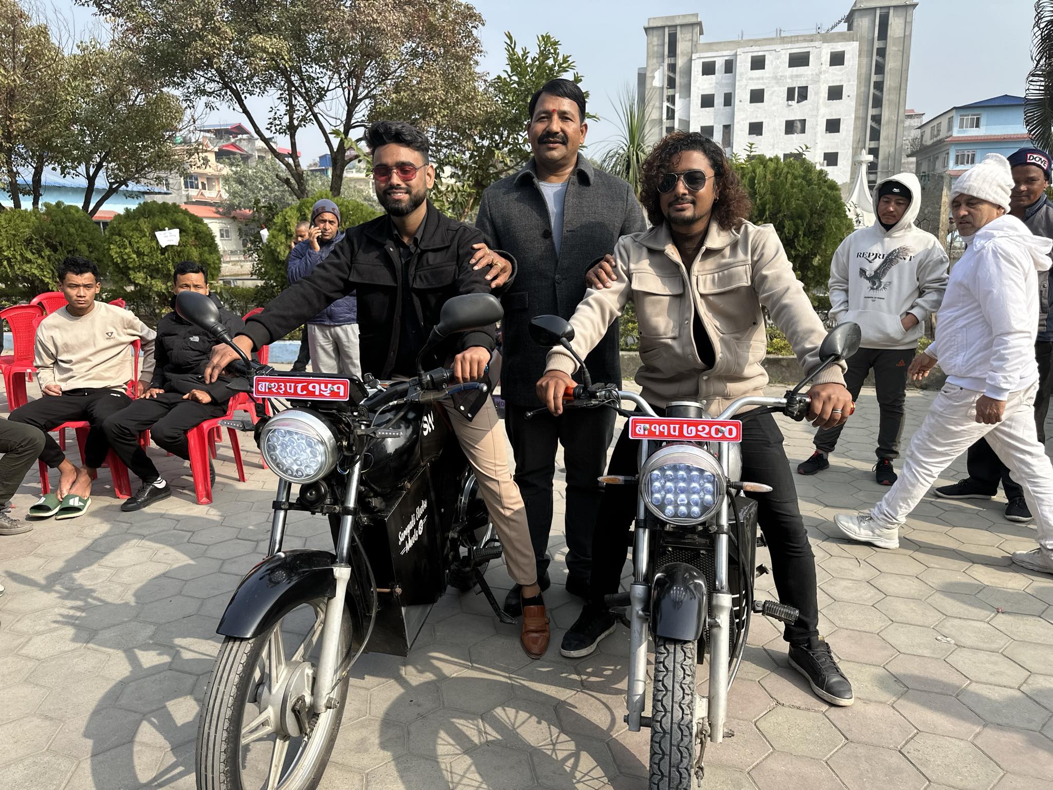 इटहरीमा पेट्रोल सवारीलाई विद्युतीयमा रुपान्तरण