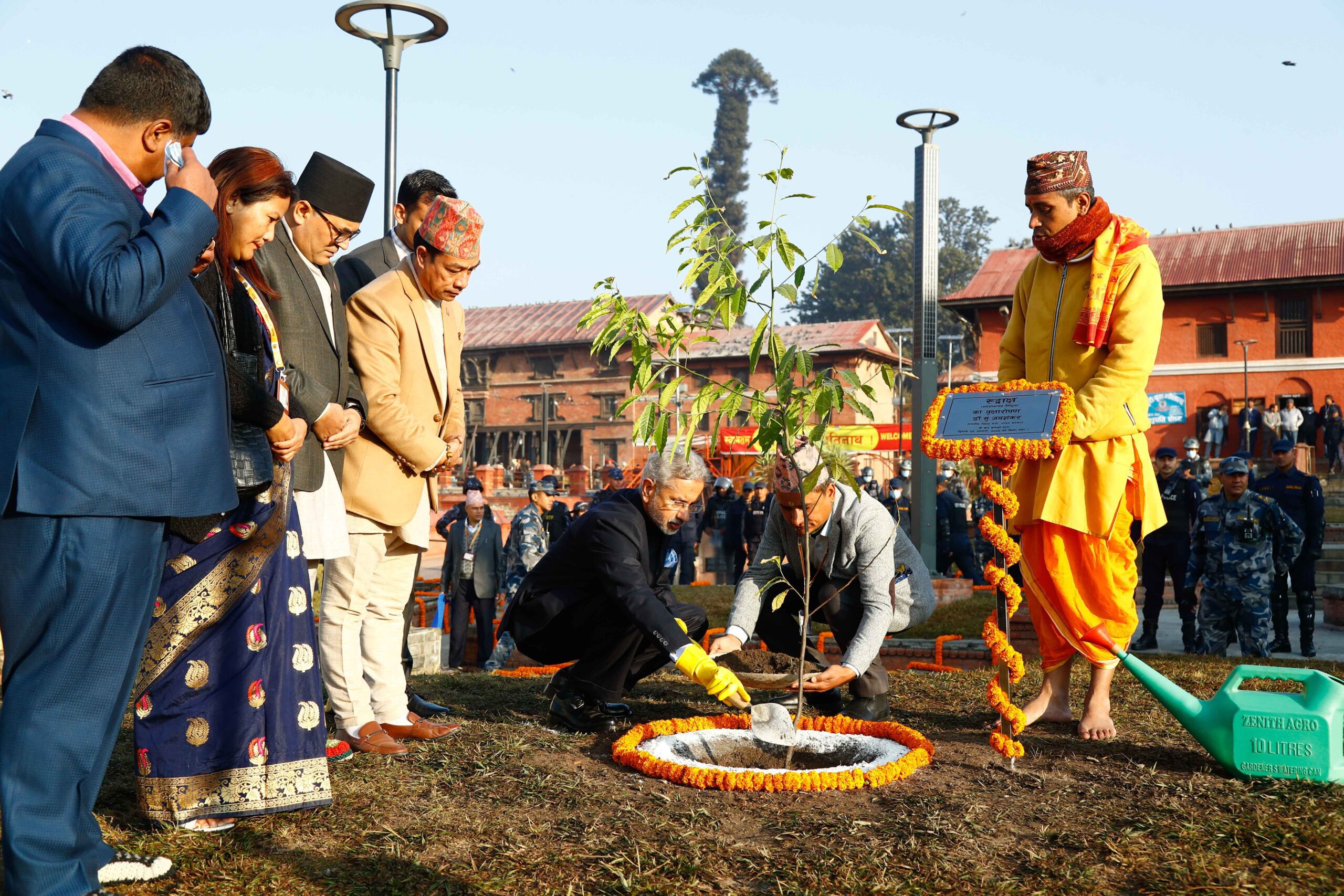 भारतीय विदेशमन्त्री जयशंकरले गरे पशुपतिमा पूजा र वृक्षरोपण