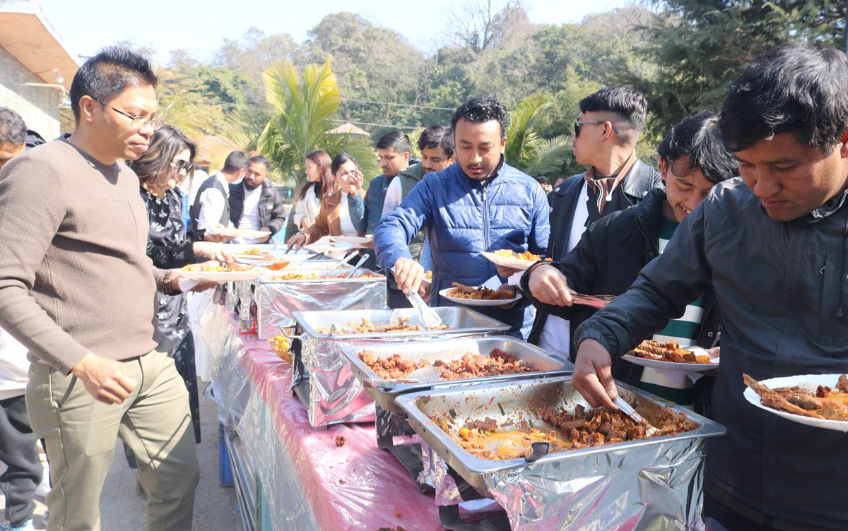 रञ्जना व्यापार संघका नवनिर्वाचित कार्यसमितिद्धारा निवर्तमान समितिलाई सम्मान