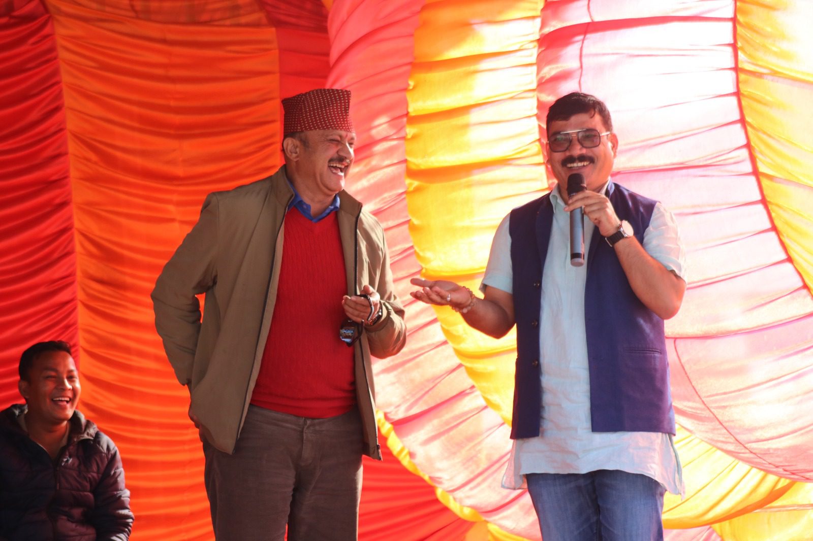 मञ्चको बनभोज कार्यक्रममा राष्ट्रिय कलाकारको बेजोड प्रस्तुती(फोटो फिचर)