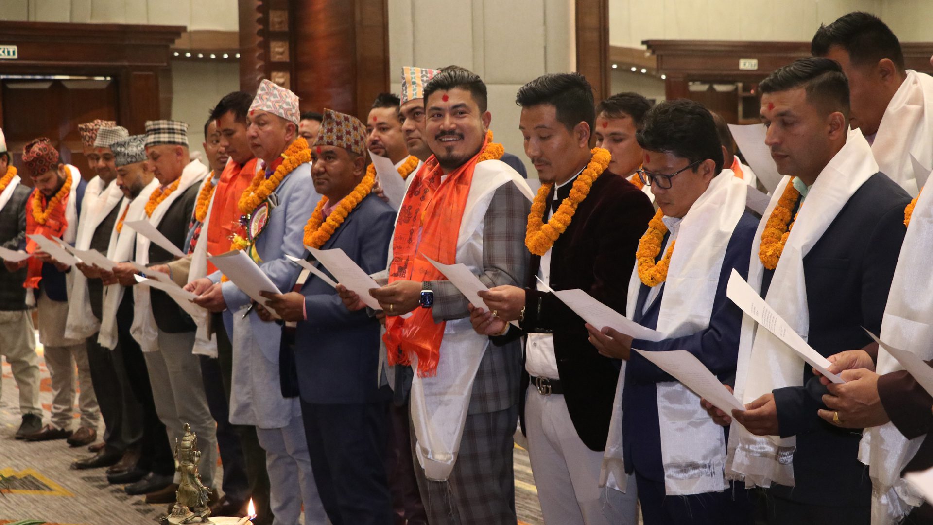 हिमालय सिमापार वाणिज्य संघको नवनिर्वाचित कार्यसमितिलाई पदभार हस्तान्तरण