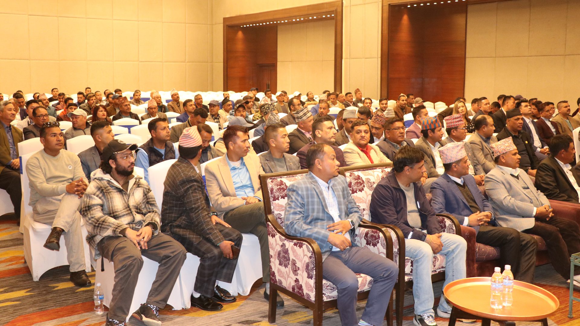 हिमालय सिमापार वाणिज्य संघको नवनिर्वाचित कार्यसमितिलाई पदभार हस्तान्तरण