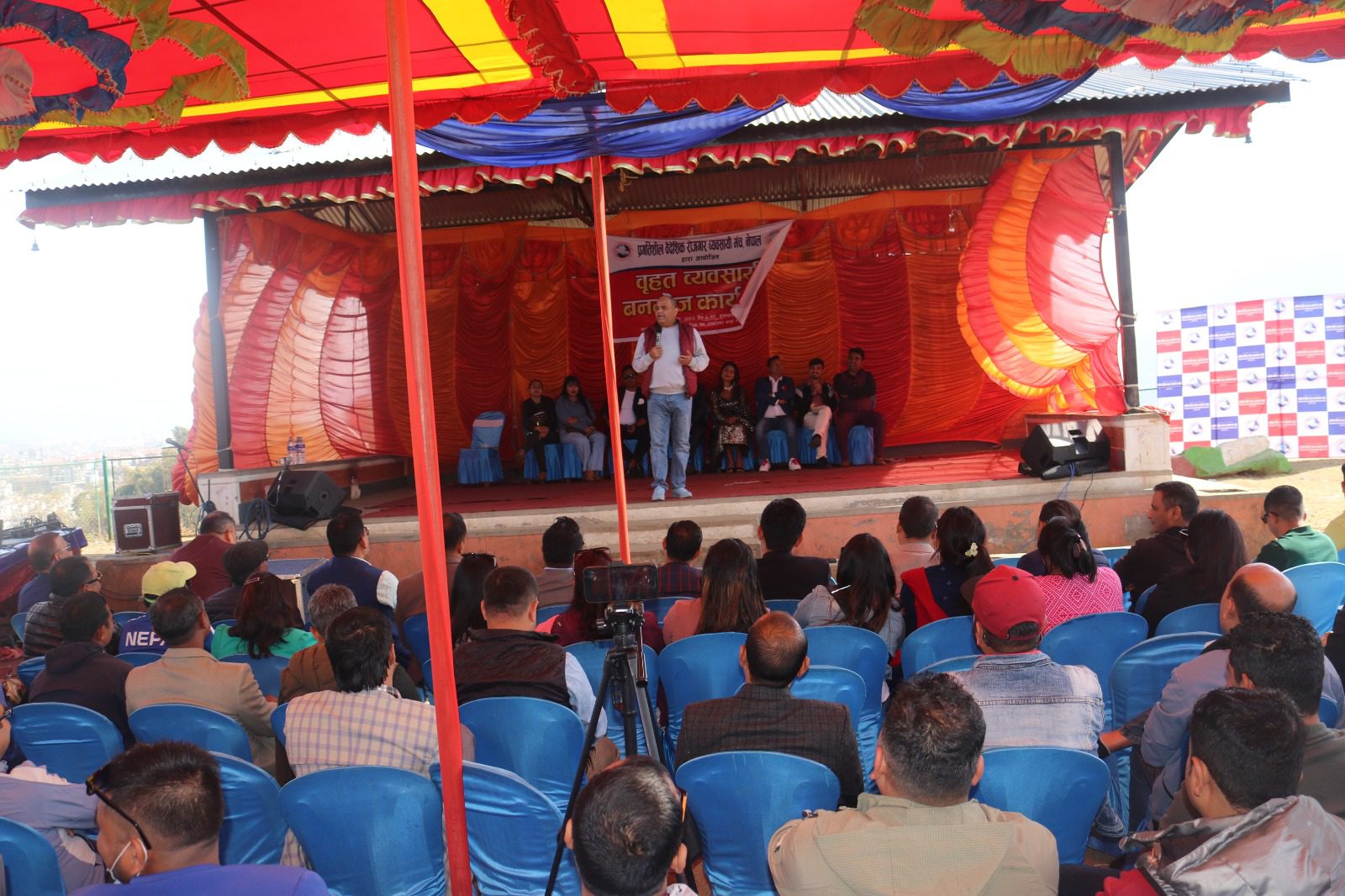 मञ्चको बनभोज कार्यक्रममा राष्ट्रिय कलाकारको बेजोड प्रस्तुती(फोटो फिचर)