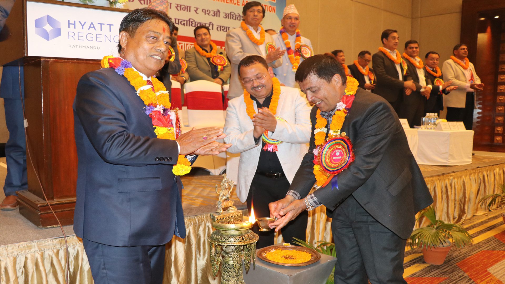 हिमालय सिमापार वाणिज्य संघको नवनिर्वाचित कार्यसमितिलाई पदभार हस्तान्तरण
