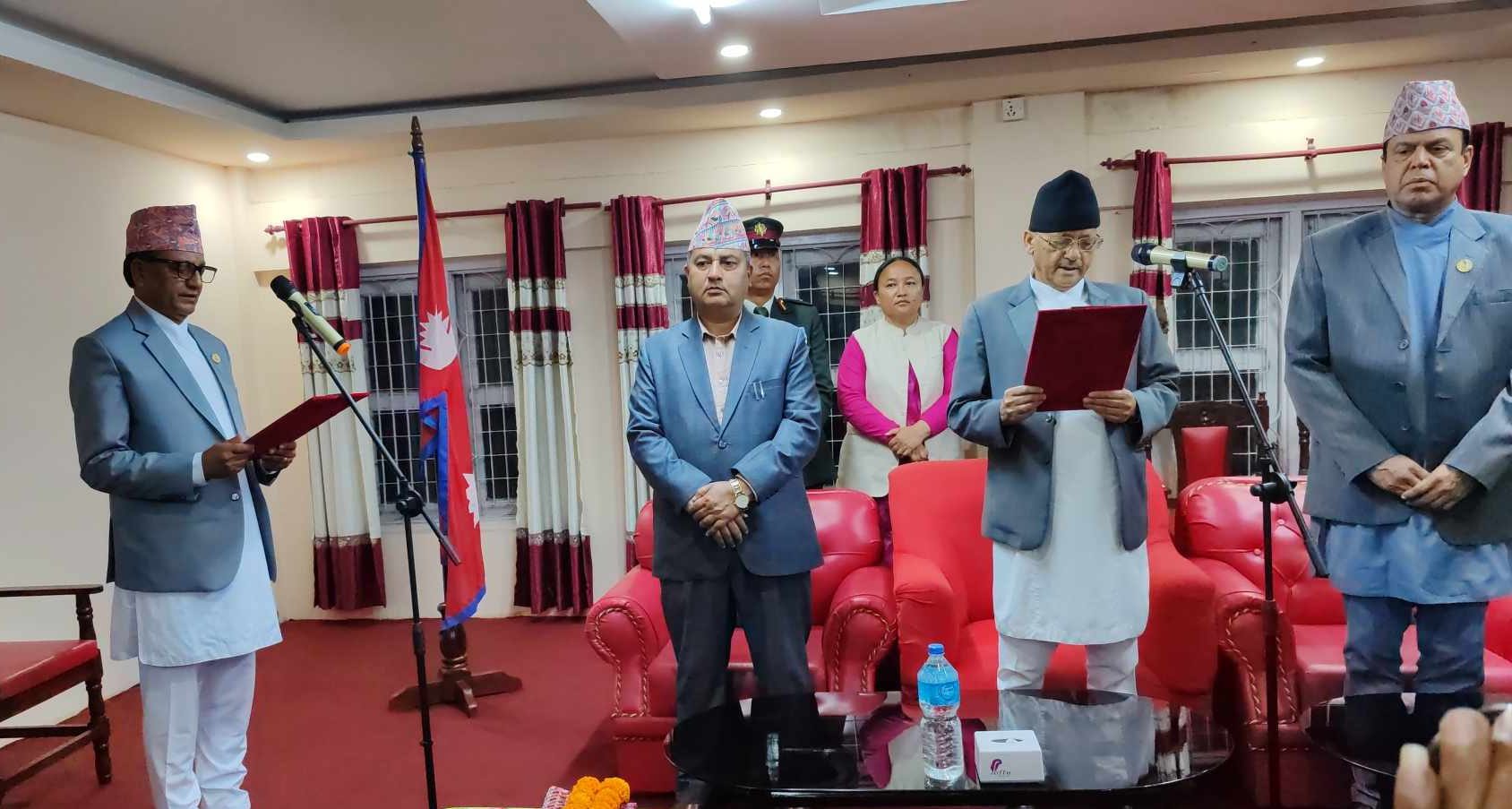 बागमती प्रदेश सरकारमा एमाले सहभागी, थपलियाले लिए आर्थिक मामिला मन्त्रीको शपथ