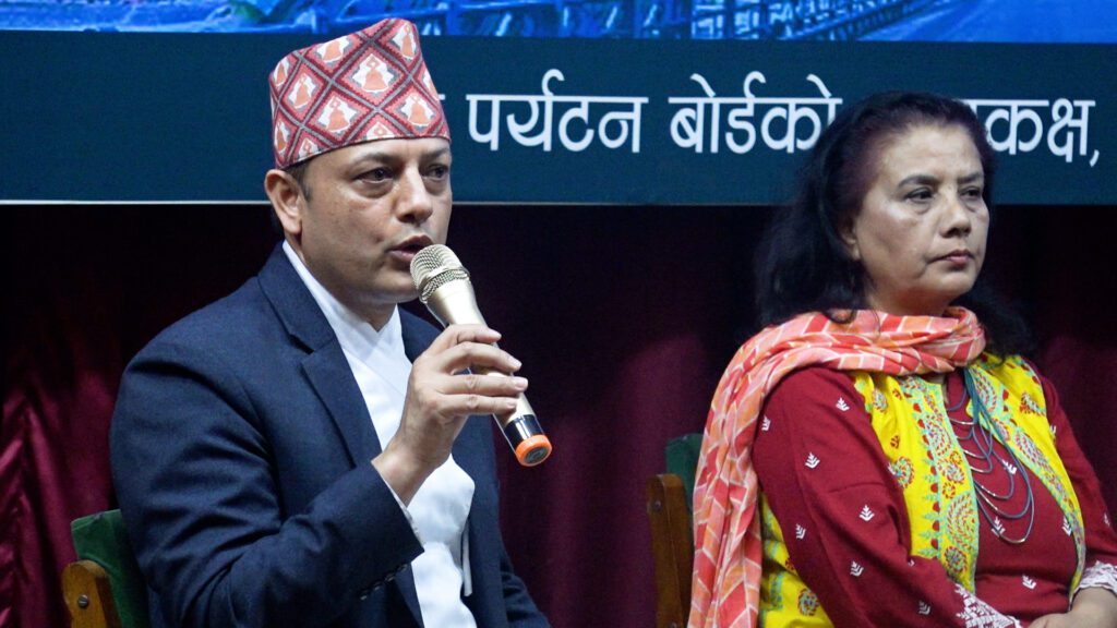 ‘विमानस्थलबाट विदेशिएको देख्नेले सिमानाबाट बाहिरिनेको लस्कर किन नदेखेको ?’