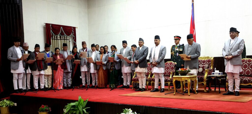 नवनियुक्त मन्त्रीहरुले लिए पद तथा गोपनीयताको शपथ