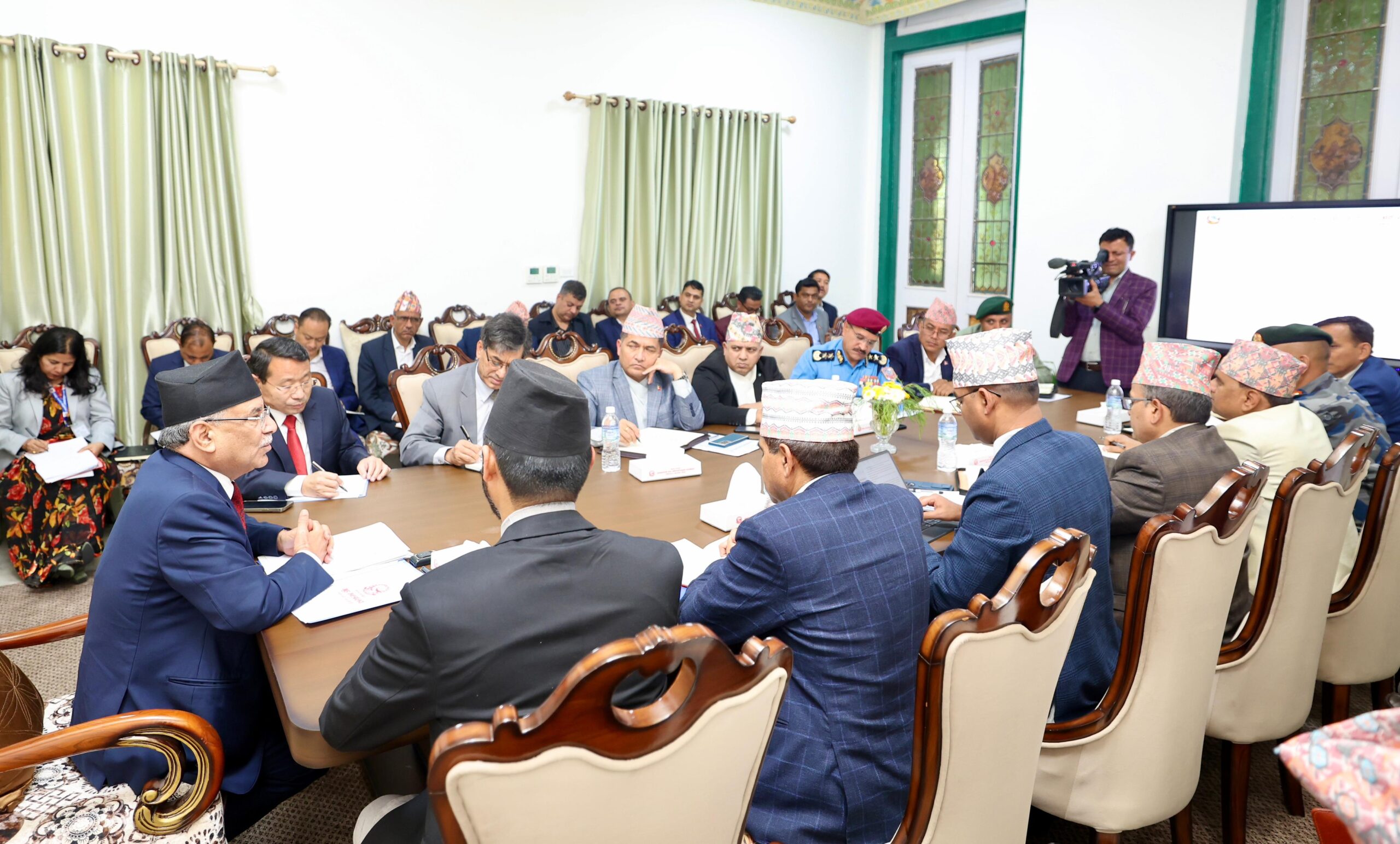 नक्कली बिल र स्टिकरविरुद्ध एक्सन लिन प्रधानमन्त्रीको निर्देशन