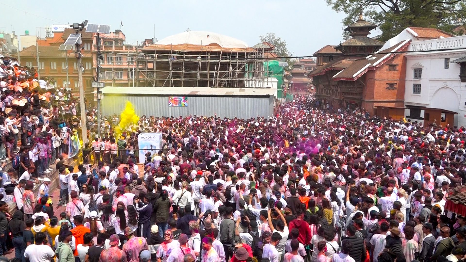 होलीको सप्तरंगमा झुमेको वसन्तपुर (तस्वीरहरु)