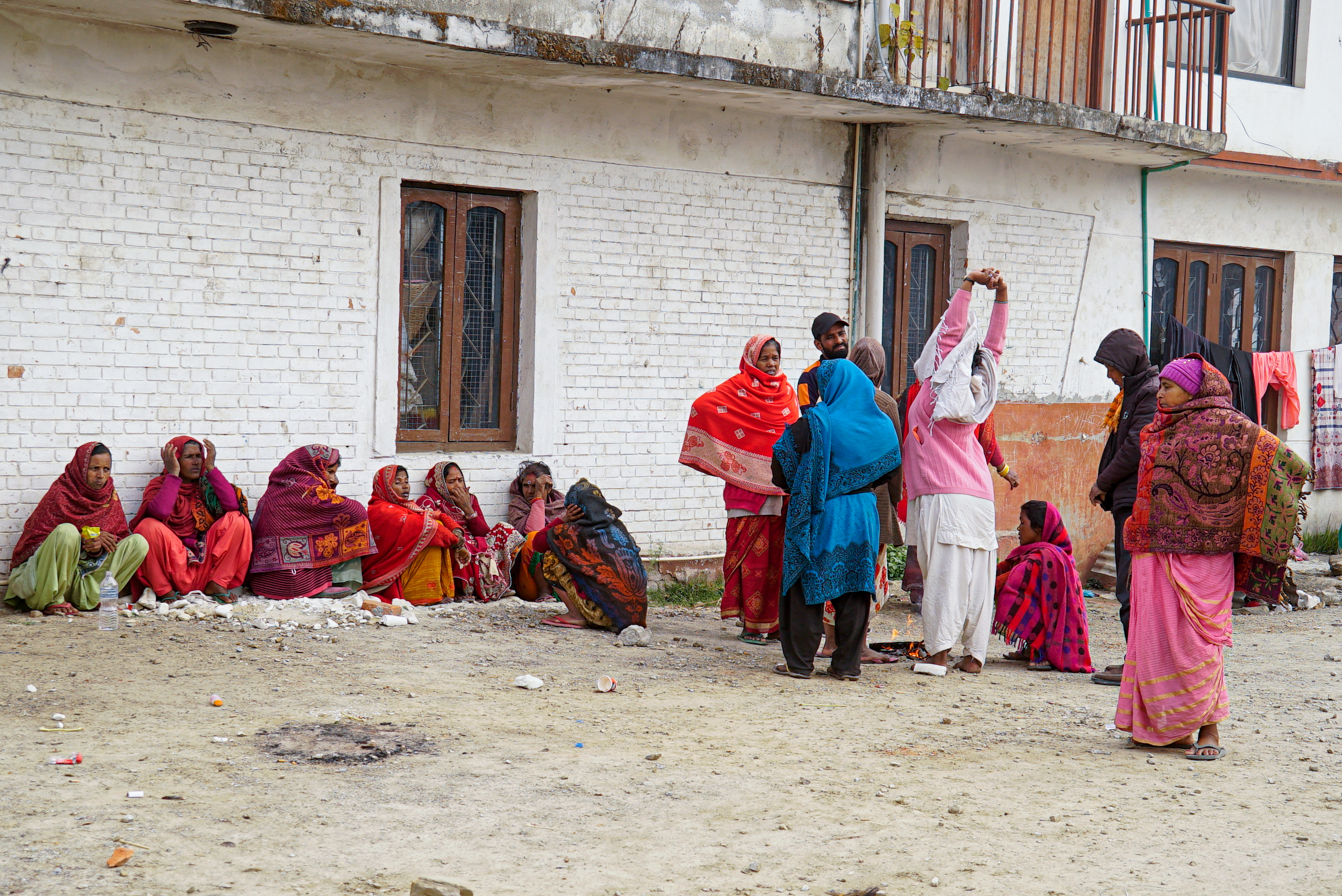 त्रिपालमुनी छन् न्याय माग्न काठमाडौं आएका पीडित (फोटो फिचर)