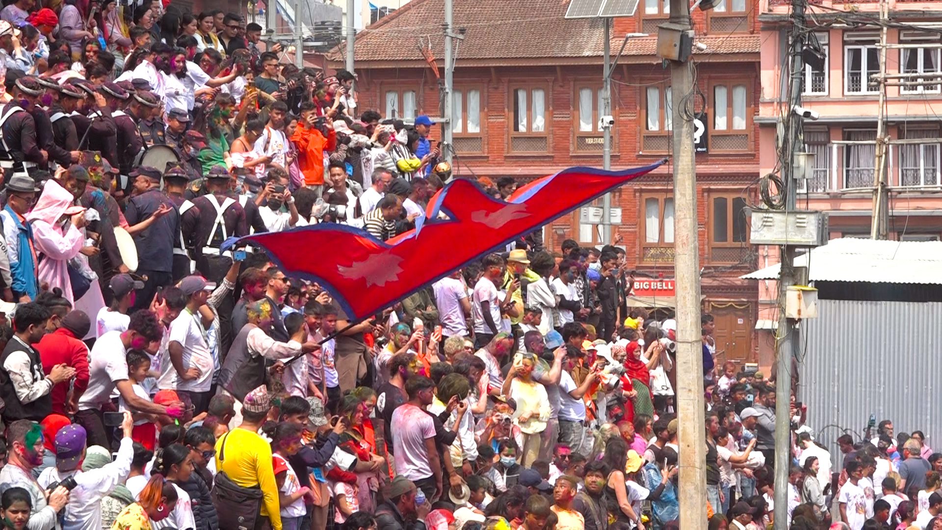 होलीको सप्तरंगमा झुमेको वसन्तपुर (तस्वीरहरु)