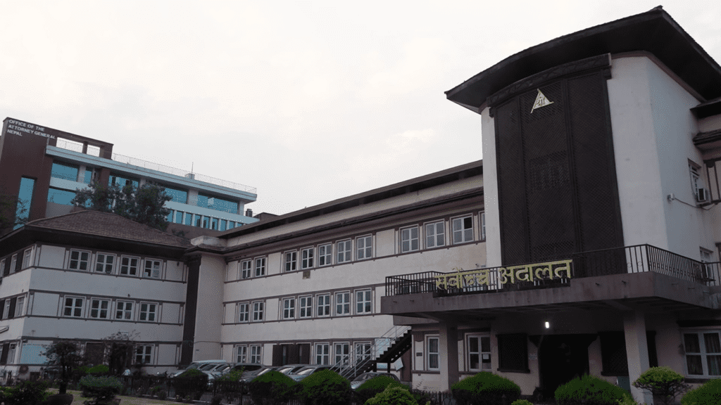 सम्पत्ति छानबिन आयोगले जारी गरेको सूचनाको कार्यान्वयन तत्काल नगर्न सर्वोच्चको अन्तरिम आदेश