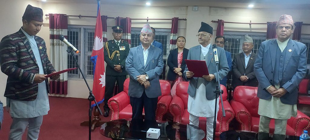 बागमती प्रदेशमा मन्त्रीपरिषद बिस्तार, हानेपाका बज्राचार्यले लिए मन्त्रीको शपथ