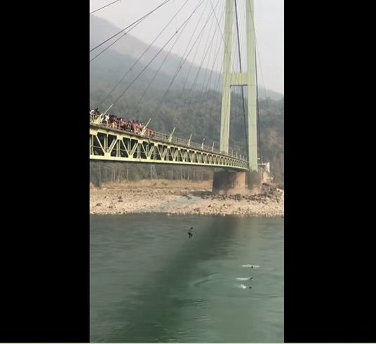 कर्णाली पुलबाट हामफाल्दा बेपत्ता भएका युवकको खोजी कार्य जारी