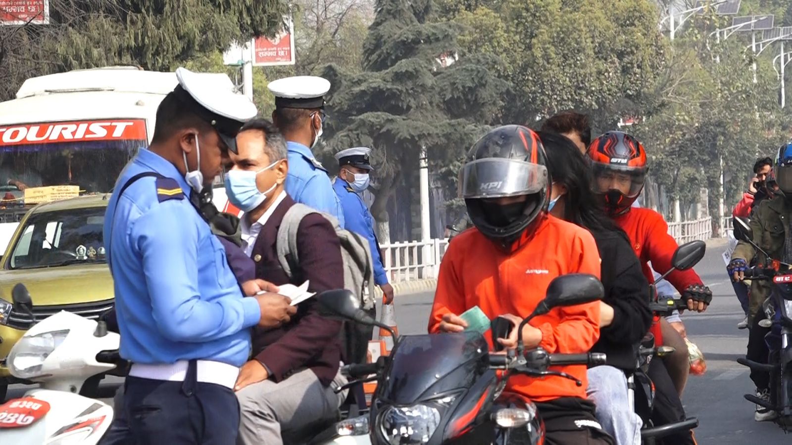 होली सुरक्षाका लागि ट्राफिक प्रहरीको विशेष चेकजाँच