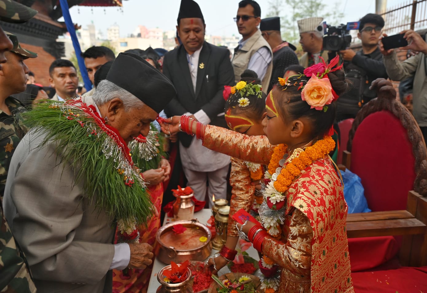 राष्ट्रपति पौडेलले गरे सपनातिर्थ मन्दिरमा पूजाअर्चना