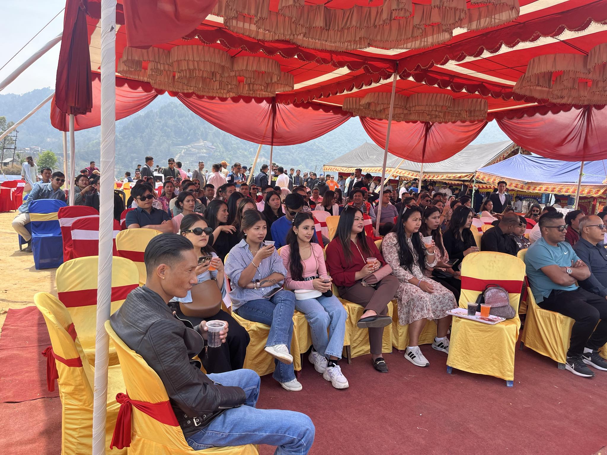 नेतादेखि कलाकारसम्मको उपस्थितिमा गणतान्त्रिक मञ्चको बनभोज कार्यक्रम सम्पन्न