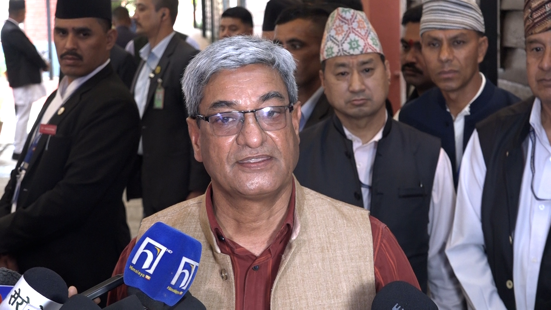 कांग्रेसले नीति तथा कार्यक्रम पारित गर्न दिने तर आफ्ना मागबाट पछि नहट्ने