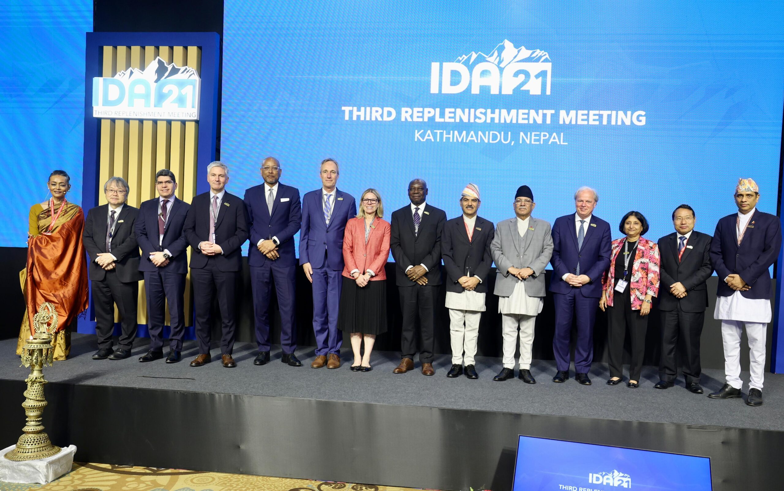 औद्योगिक क्रान्तिमा पछि परेका देशका चुनौती सम्बोधन गर्न प्रधानमन्त्री प्रचण्डको आग्रह